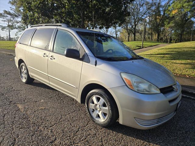 used 2004 Toyota Sienna car, priced at $5,900