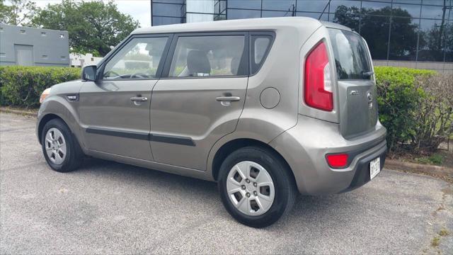 used 2013 Kia Soul car, priced at $5,999