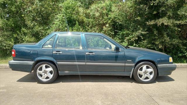 used 1996 Volvo 850 car, priced at $9,500