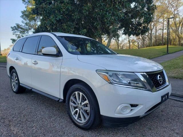 used 2014 Nissan Pathfinder car, priced at $9,599