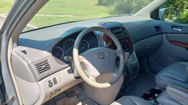 used 2004 Toyota Sienna car, priced at $5,999