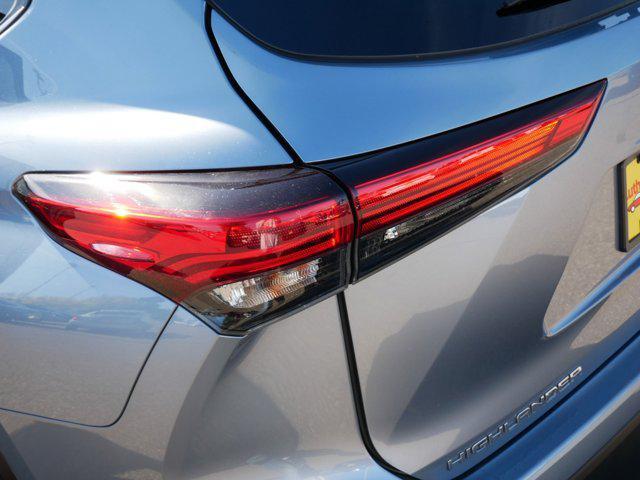 used 2021 Toyota Highlander car, priced at $35,996