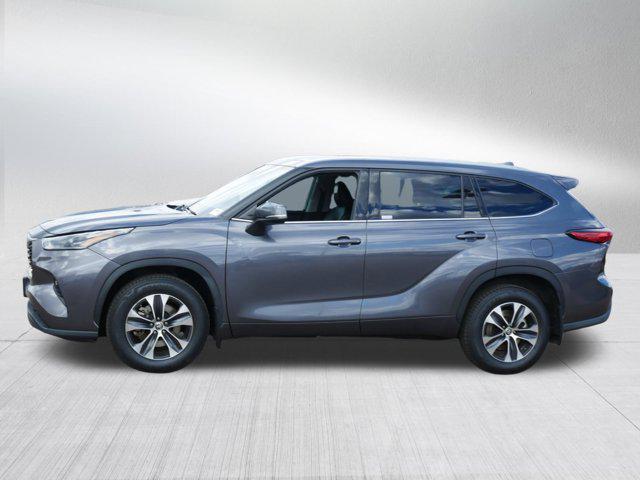 used 2021 Toyota Highlander car, priced at $32,996