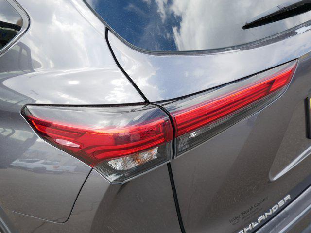 used 2021 Toyota Highlander car, priced at $32,996