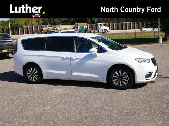 used 2022 Chrysler Pacifica Hybrid car, priced at $25,496