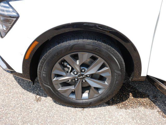 used 2024 Kia Sportage Hybrid car, priced at $37,000