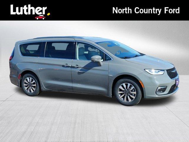 used 2021 Chrysler Pacifica Hybrid car, priced at $23,496