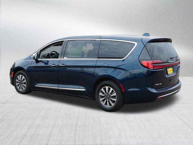 used 2022 Chrysler Pacifica Hybrid car, priced at $26,496