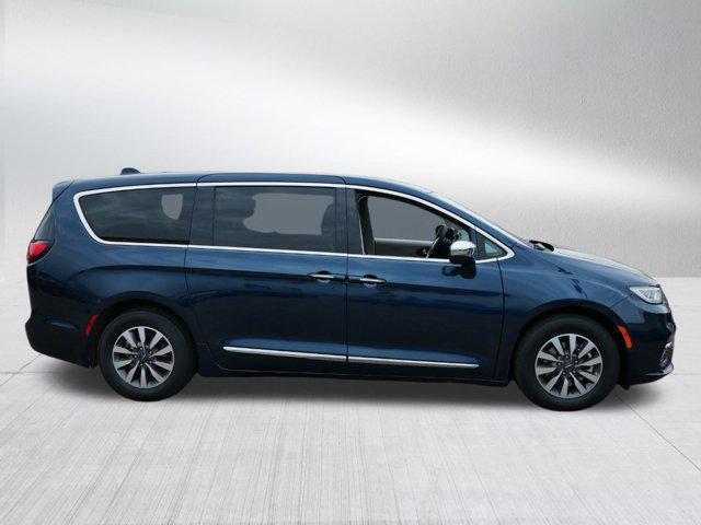 used 2022 Chrysler Pacifica Hybrid car, priced at $26,496