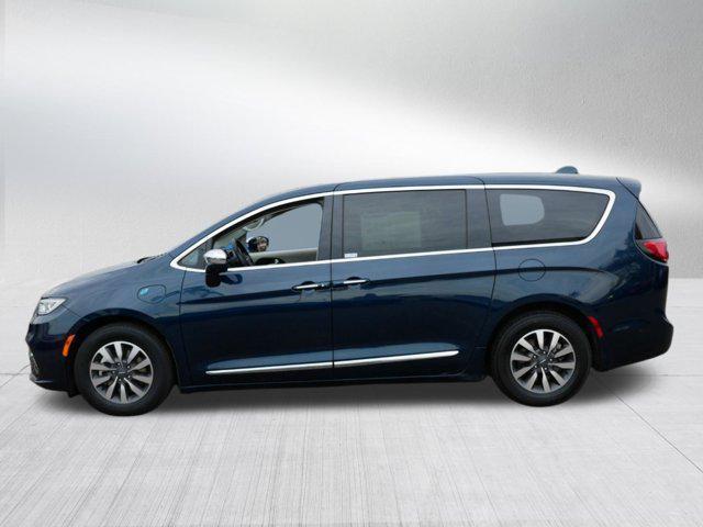 used 2022 Chrysler Pacifica Hybrid car, priced at $26,496