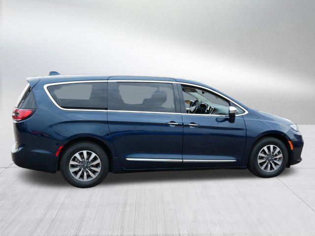 used 2022 Chrysler Pacifica Hybrid car, priced at $26,496