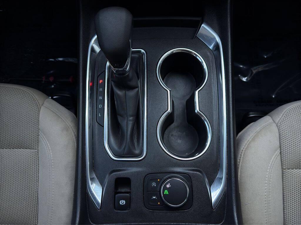 used 2023 Chevrolet Traverse car, priced at $14,487