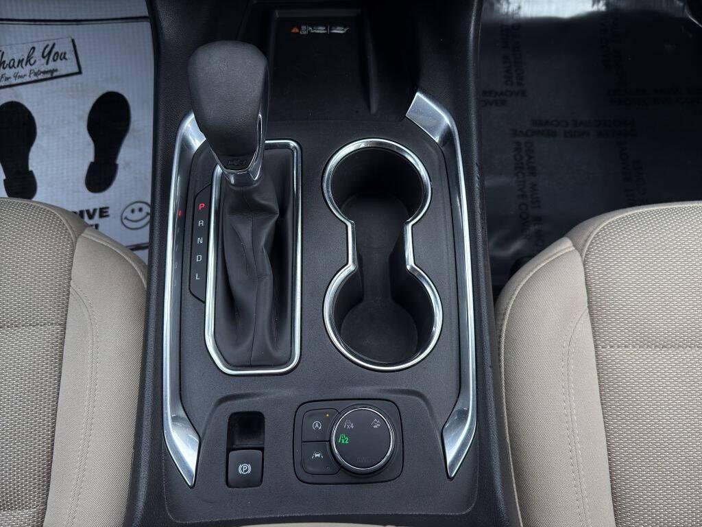 used 2023 Chevrolet Traverse car, priced at $22,388