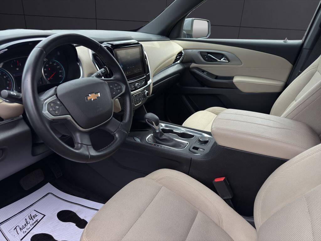 used 2023 Chevrolet Traverse car, priced at $22,388