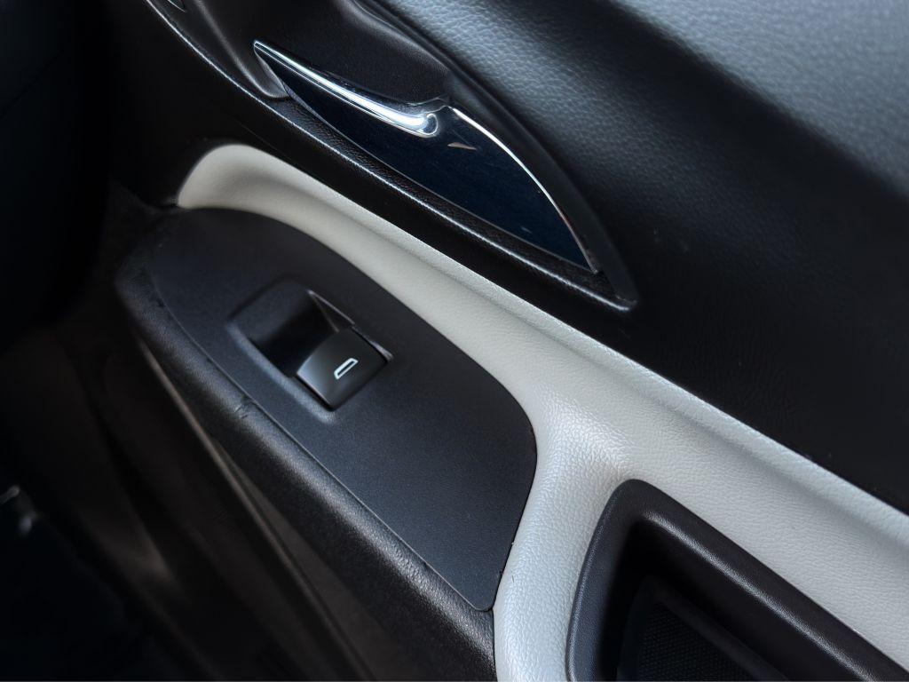 used 2021 Chevrolet Equinox car, priced at $12,888