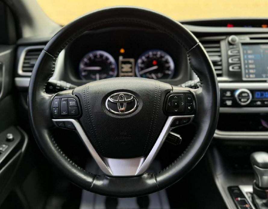 used 2019 Toyota Highlander car, priced at $24,989