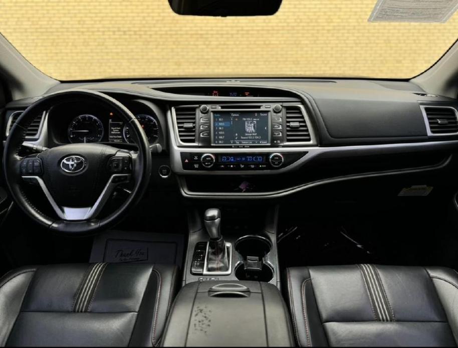 used 2019 Toyota Highlander car, priced at $24,989