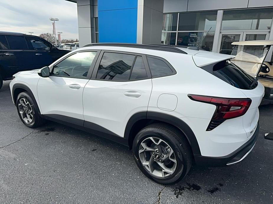 new 2025 Chevrolet Trax car, priced at $25,330