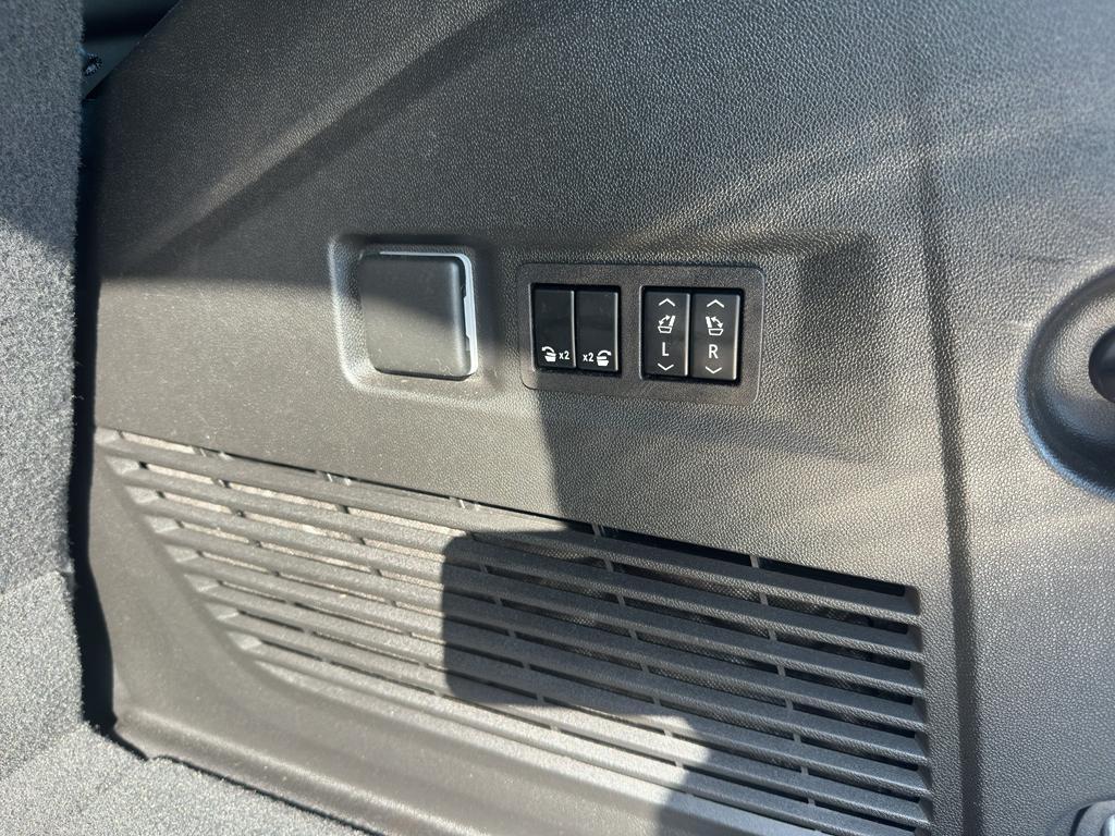 used 2023 GMC Yukon car, priced at $72,975
