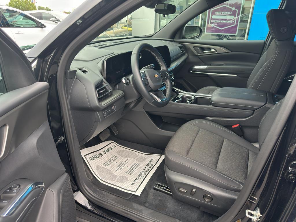 used 2025 Chevrolet Traverse car, priced at $43,988
