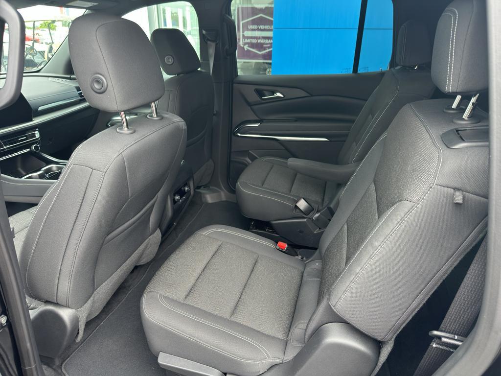 used 2025 Chevrolet Traverse car, priced at $43,988
