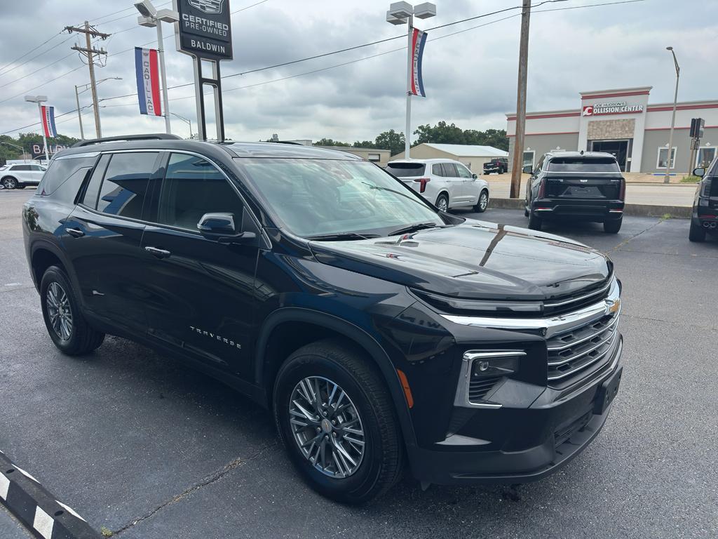 used 2025 Chevrolet Traverse car, priced at $43,988