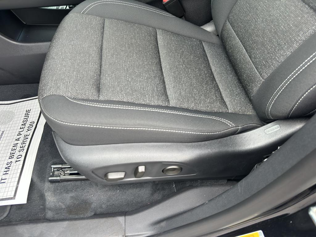 used 2025 Chevrolet Traverse car, priced at $43,988
