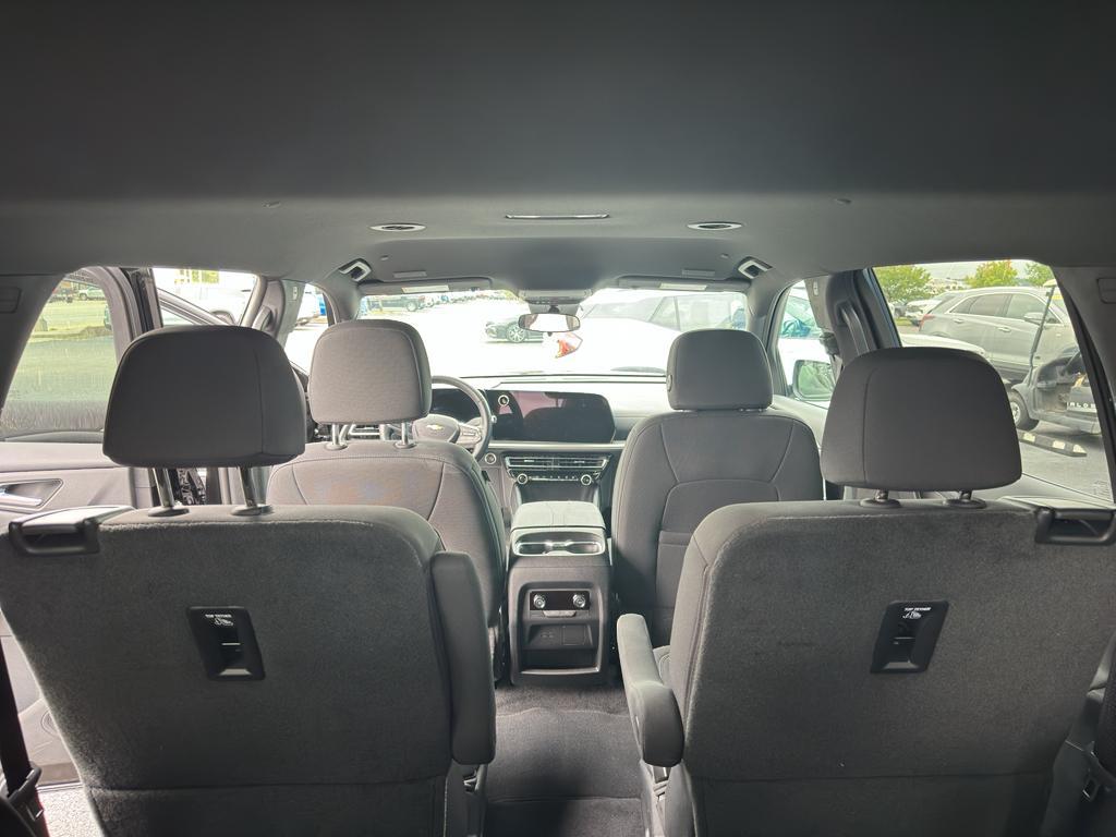 used 2025 Chevrolet Traverse car, priced at $43,988