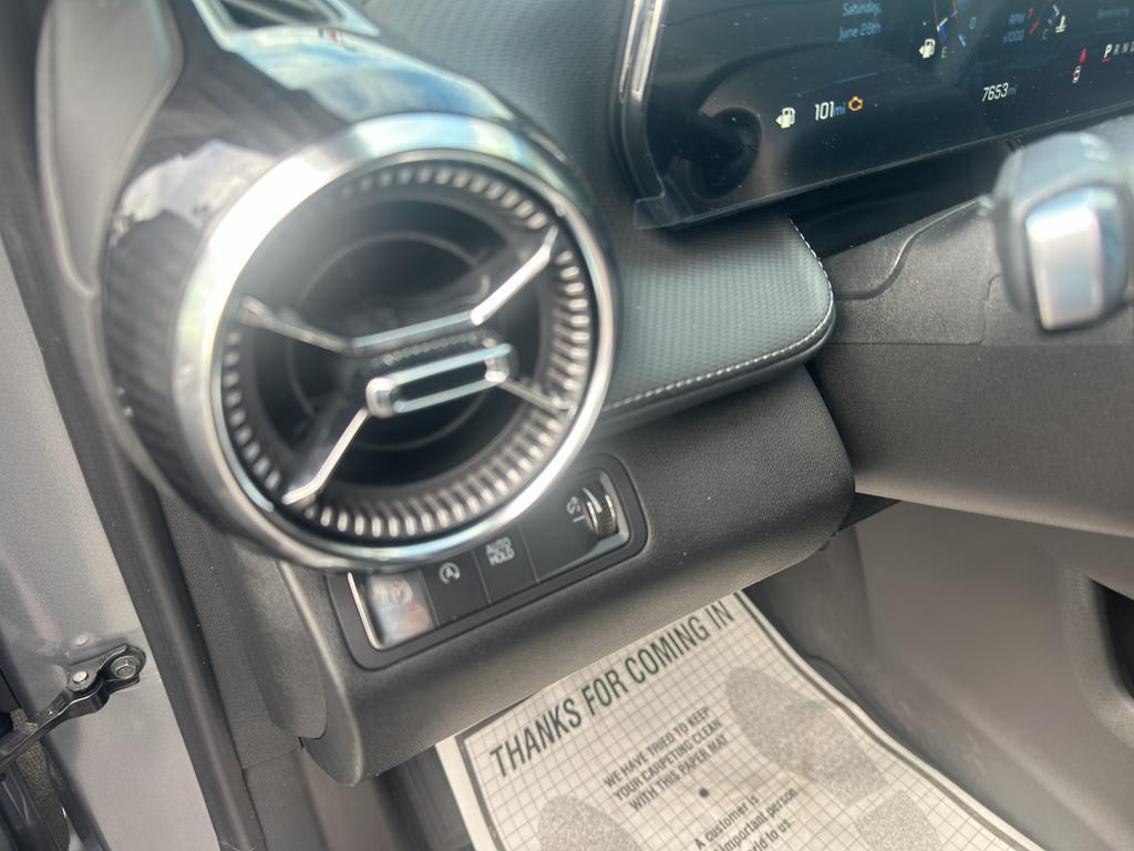 used 2025 Chevrolet Equinox car, priced at $29,988