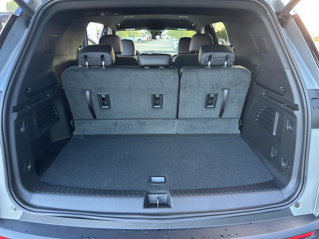 new 2026 Chevrolet Traverse car, priced at $46,500