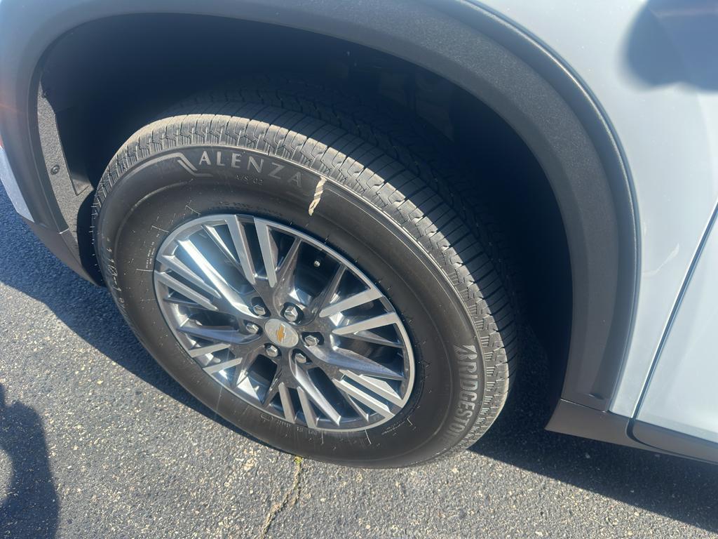 new 2026 Chevrolet Traverse car, priced at $47,915