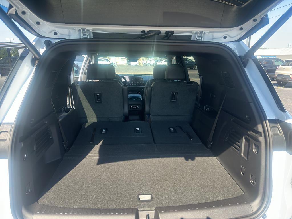 new 2026 Chevrolet Traverse car, priced at $47,915