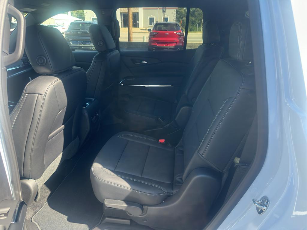 new 2026 Chevrolet Traverse car, priced at $47,915