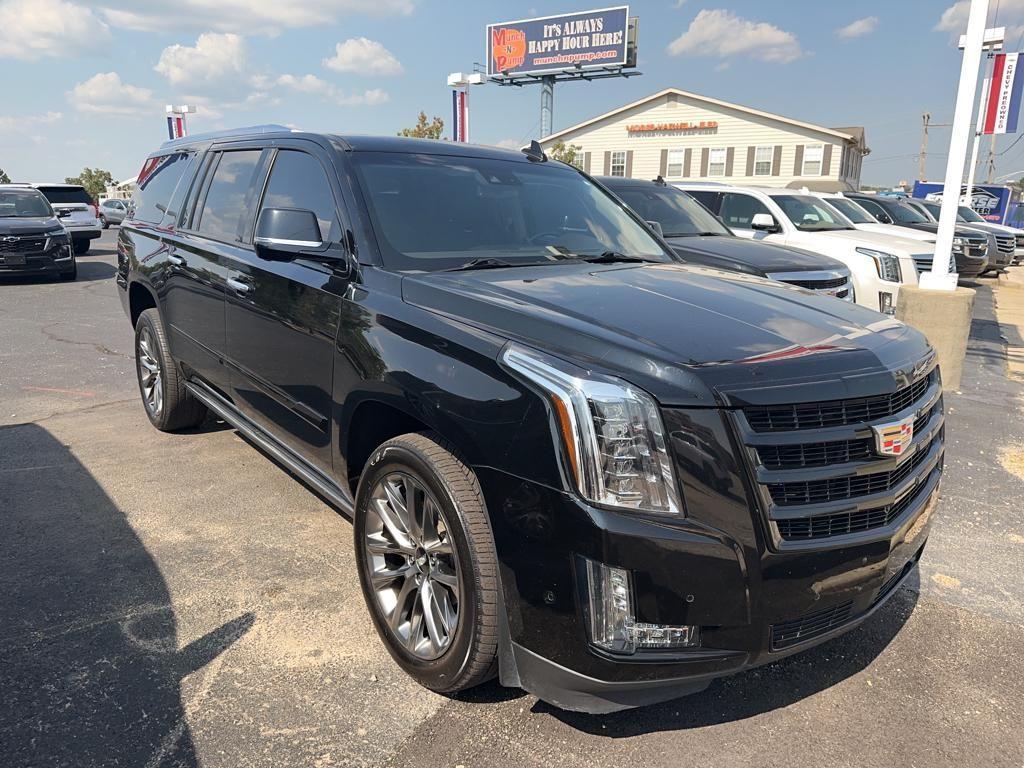 used 2020 Cadillac Escalade ESV car, priced at $46,899