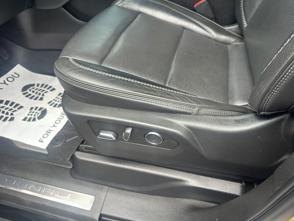 used 2021 GMC Yukon car, priced at $45,875