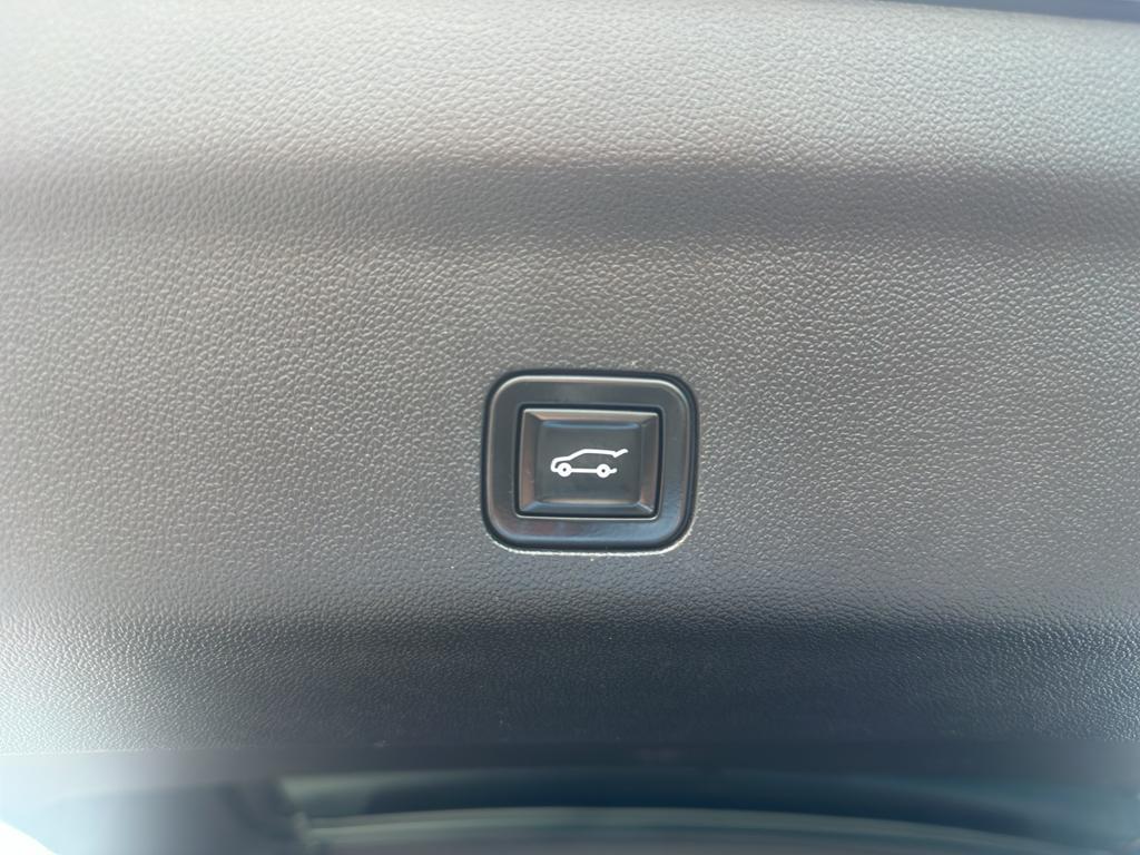 used 2021 GMC Yukon car, priced at $45,875