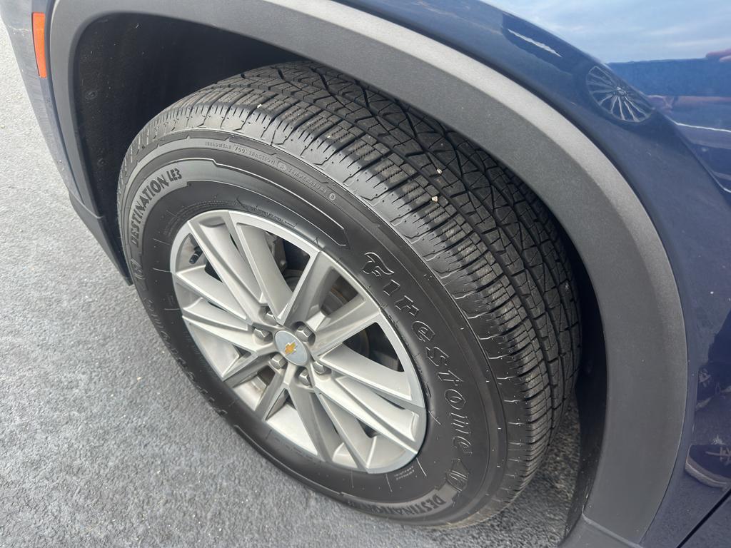 used 2023 Chevrolet Traverse car, priced at $28,975