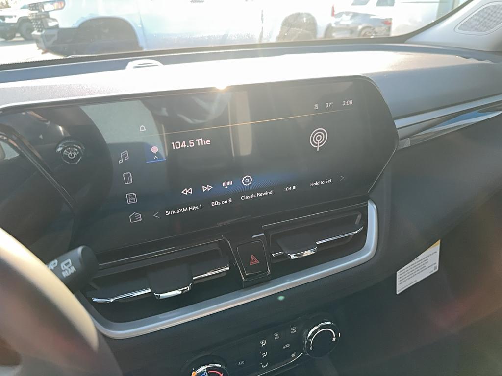 new 2025 Chevrolet TrailBlazer car, priced at $27,080