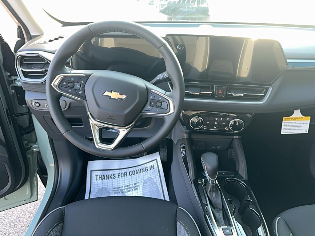 new 2025 Chevrolet TrailBlazer car, priced at $27,080