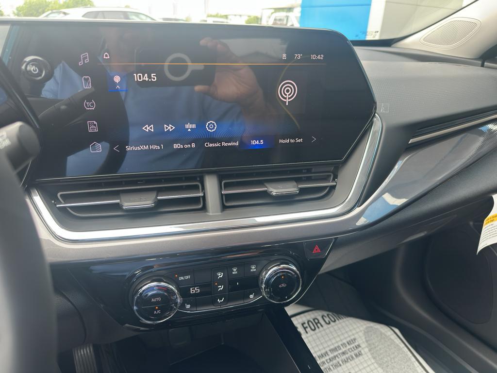 new 2025 Chevrolet Trax car, priced at $27,235