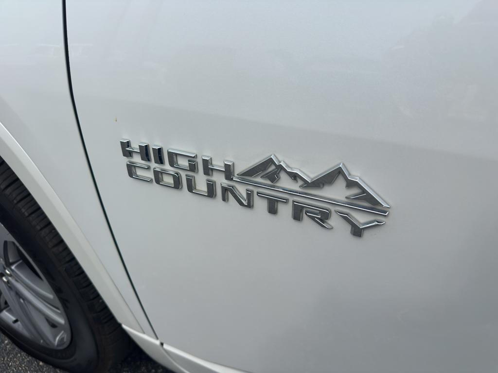 used 2024 Chevrolet Traverse Limited car, priced at $53,875
