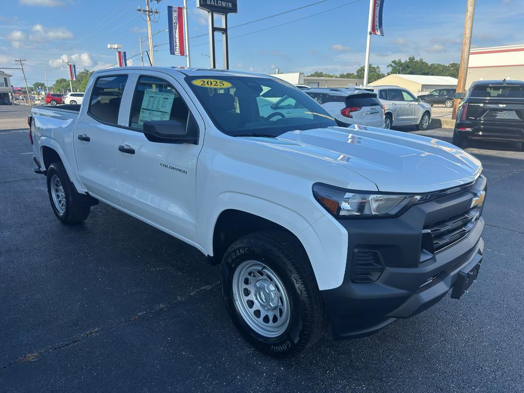 new 2025 Chevrolet Colorado car, priced at $34,140