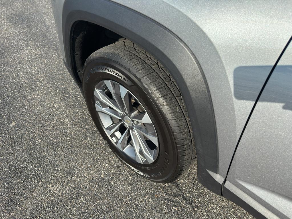 used 2025 Chevrolet Equinox car, priced at $30,988