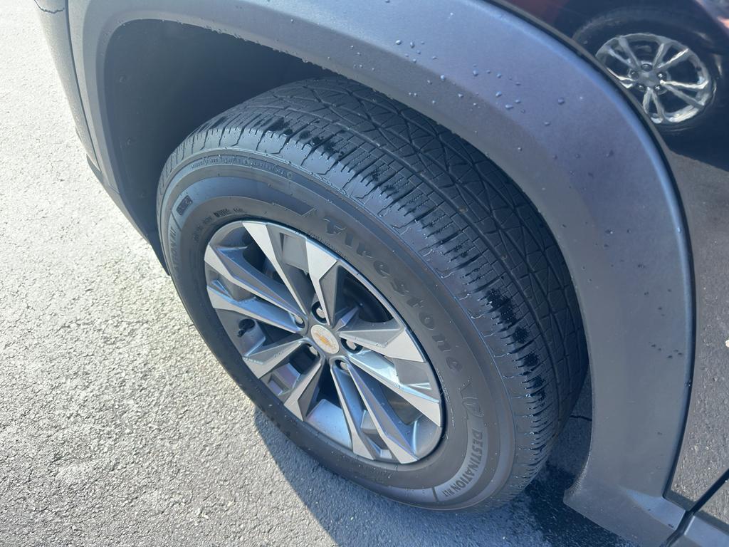 used 2025 Chevrolet Equinox car, priced at $29,988
