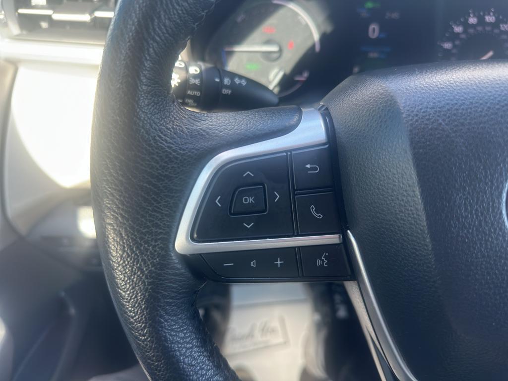 used 2024 Toyota Sienna car, priced at $43,988