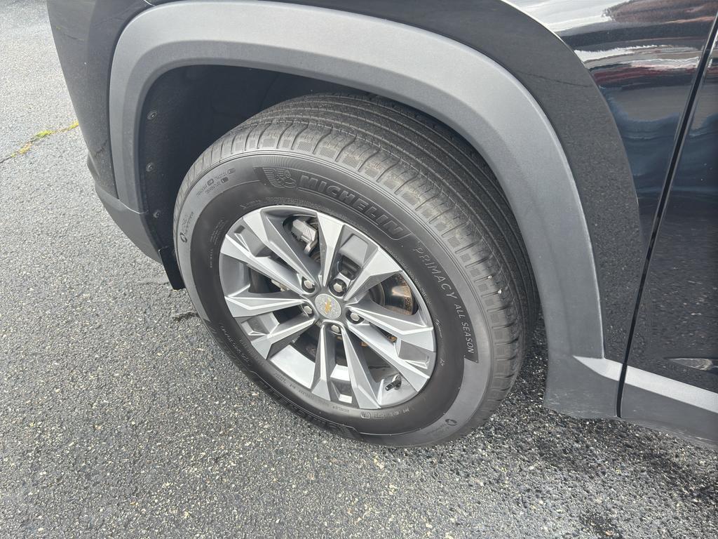 used 2025 Chevrolet Equinox car, priced at $32,988