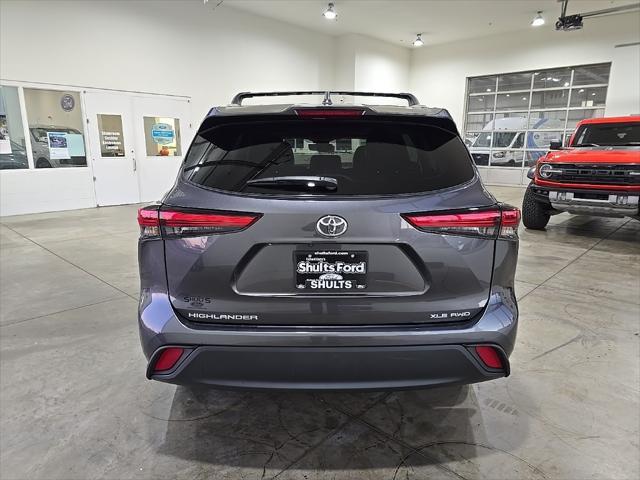 used 2022 Toyota Highlander car, priced at $33,963