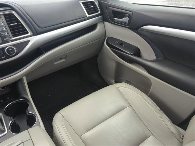 used 2016 Toyota Highlander car, priced at $17,874
