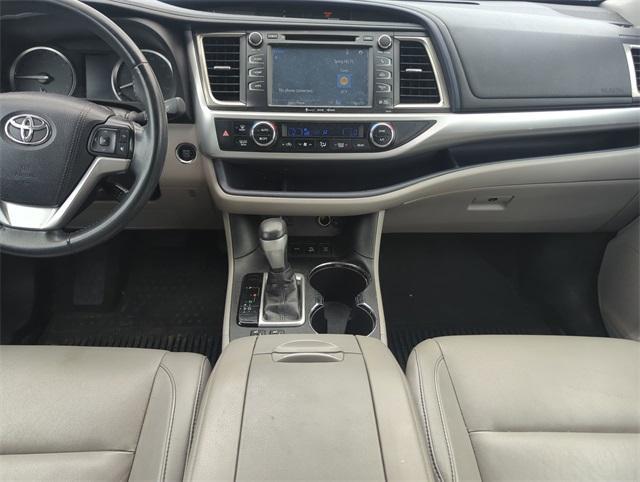 used 2016 Toyota Highlander car, priced at $17,874