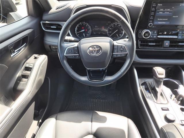 used 2021 Toyota Highlander car, priced at $32,979